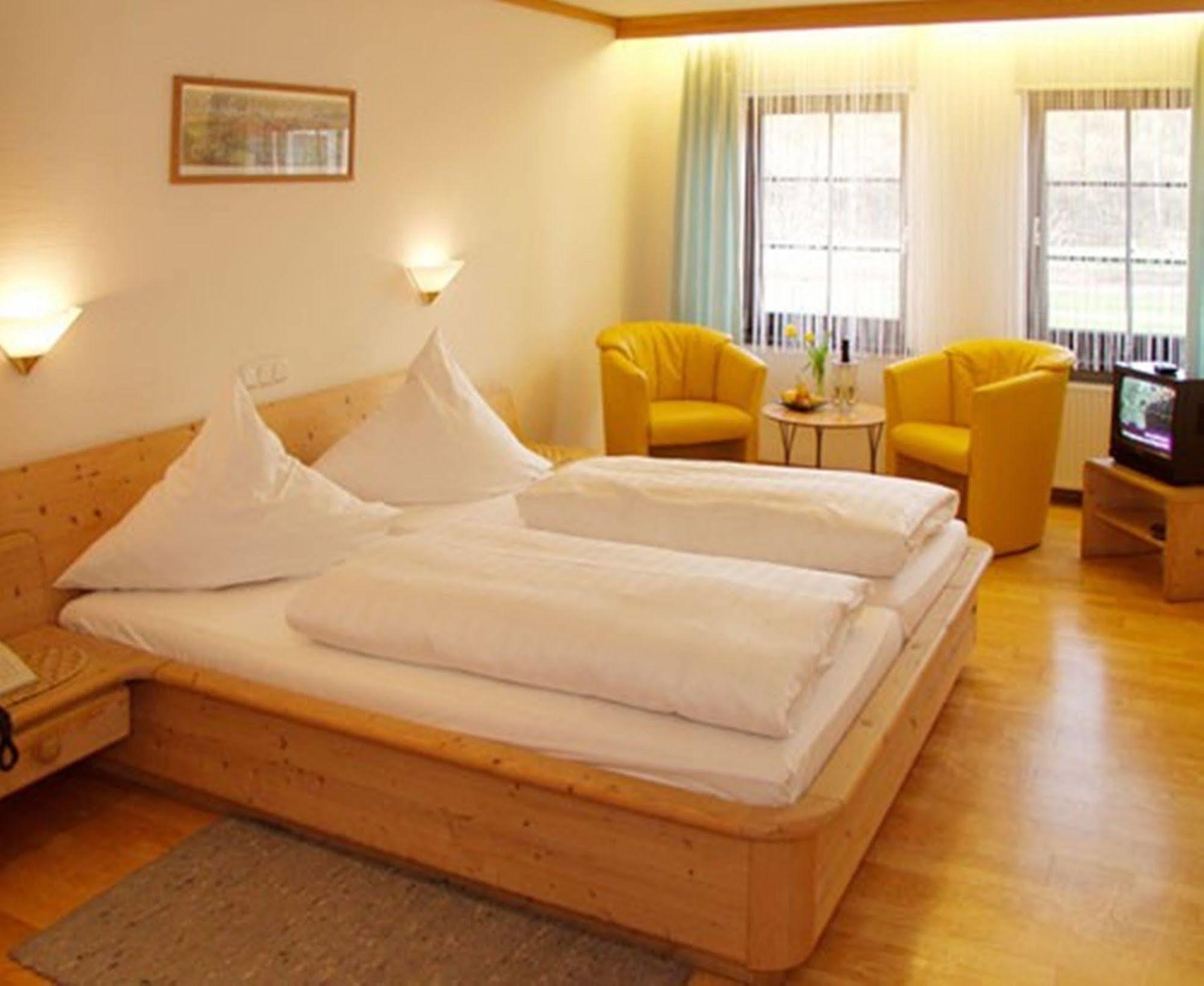 Landgasthof Goldene Rose Grub am Forst Екстер'єр фото